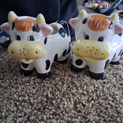 Cream and sugar cow