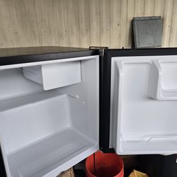 Small Fridge Good Condition 