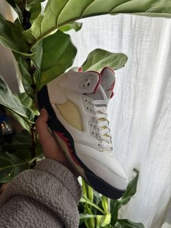 White Fire Red 5’s