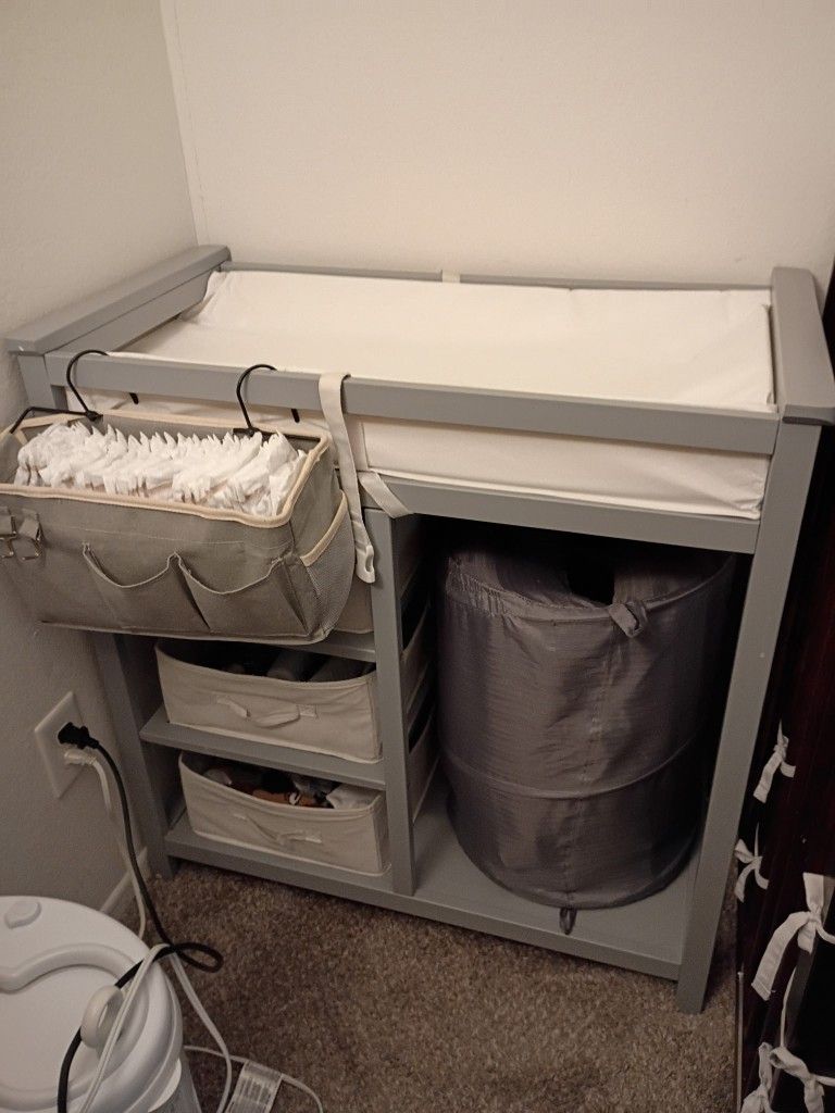 PENDING / FREE Baby Changing Table