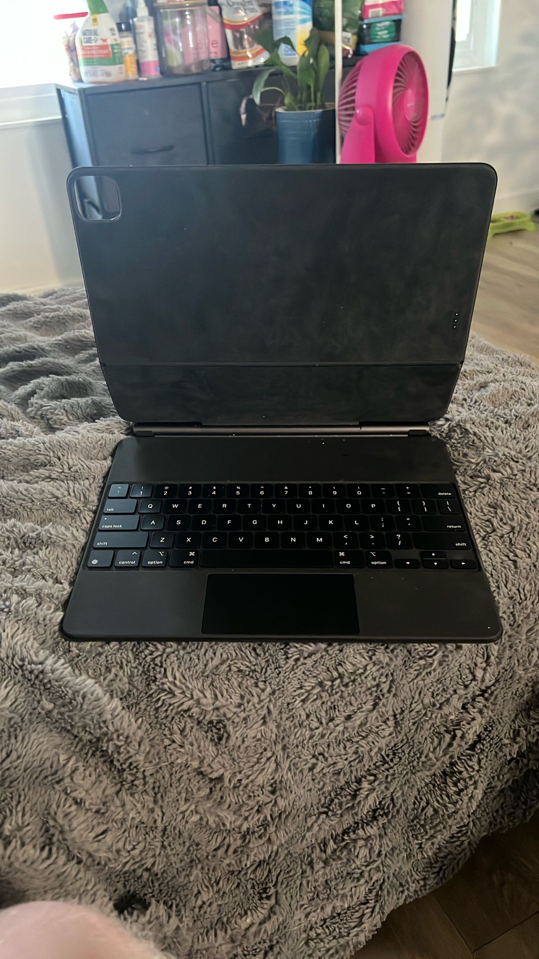 Apple iPad floating case