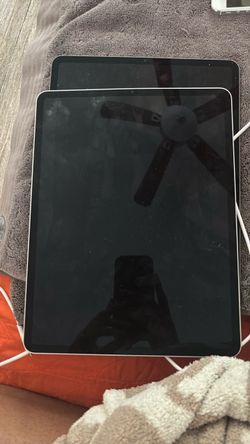 Apple iPadTablets – Lot of 2
