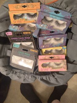 Lot of 25 Assorted Fake Eyelashes