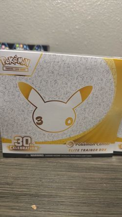 Pokemon Center 30th Etb