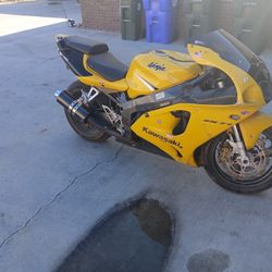 2001 Kawasaki Ninja 750
