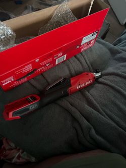 Craftsman ratchet and 2 batteries and charger