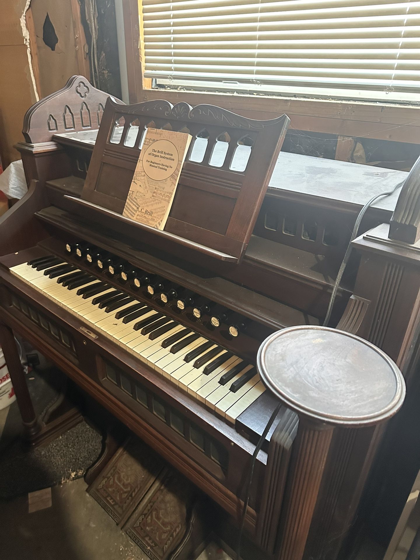 Free Pump Organ - .