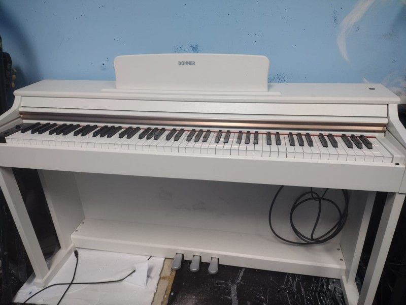 Donner DDP-100 88 Key Weighted Hammer Action Upright Digital Piano for Beginners White

