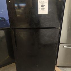 Pre Lease Fridge At Aaron's Off Niles Street 