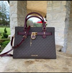 Micheal Kors purse