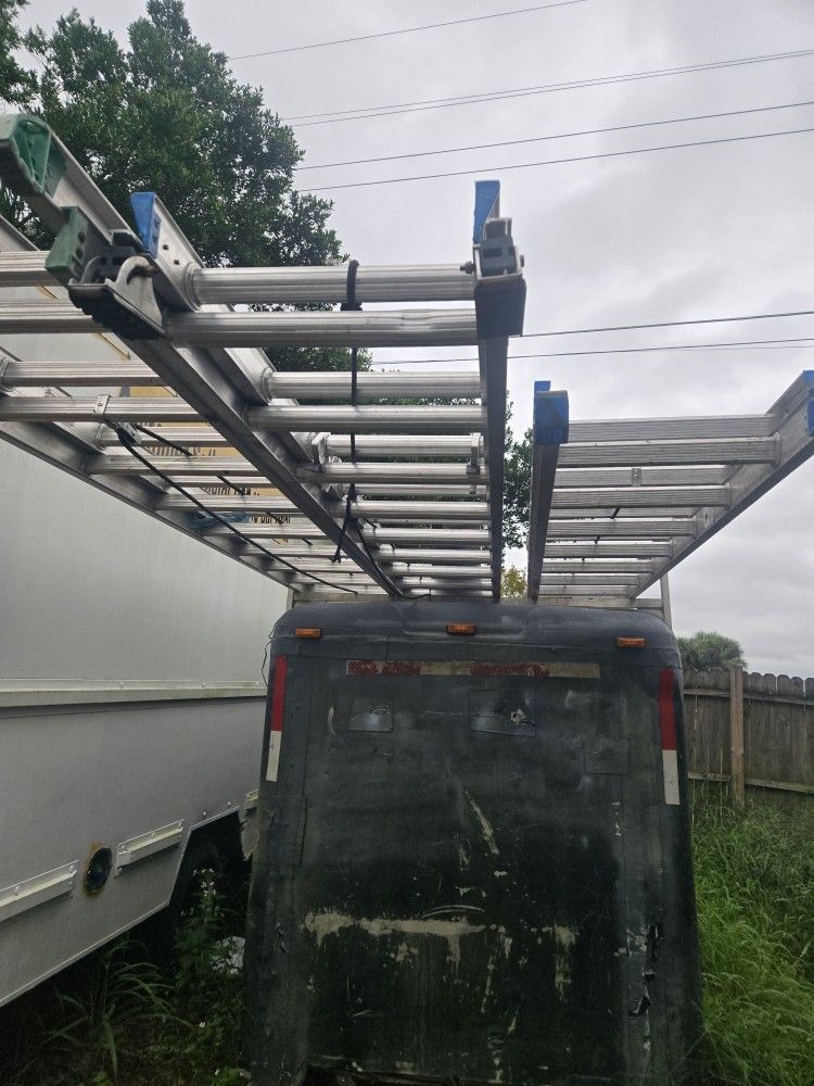 Ladder 32'