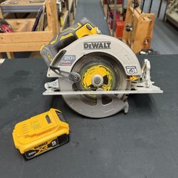 Dewalt DCS573 20V MAX Flexvolt 7-1/4 Cir. Saw W/5AH Battery 