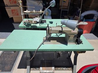 Juki DDL-5550 sewing machine & Pegasus over Lock