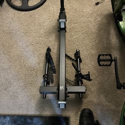 Thule 2 Bike Hitch Rack. Barely Used With Lock. 