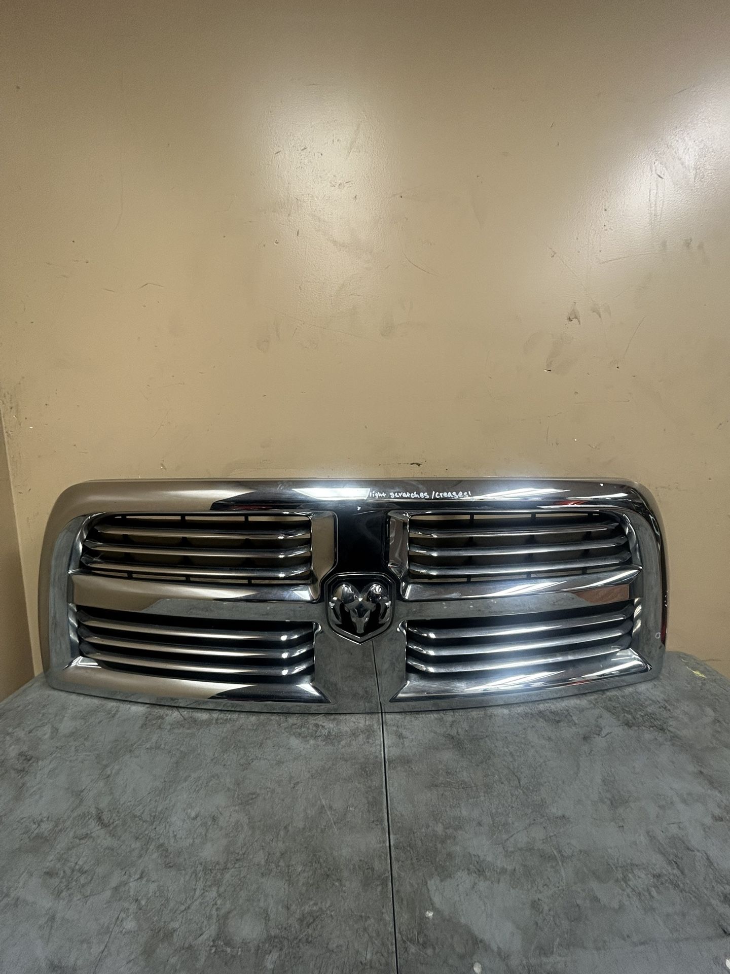 2013 2014 2015 2016 2017 2018 Dodge Ram 1500 Grille Oem