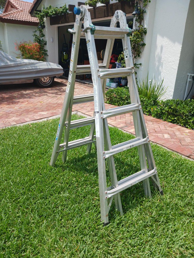 WERNER Multipurpose Ladder: 11 ft Extended Ladder Ht, 300 lb Load Capacity

