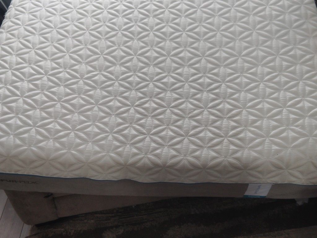 Tempur Cloud Supreme 11.5 Model