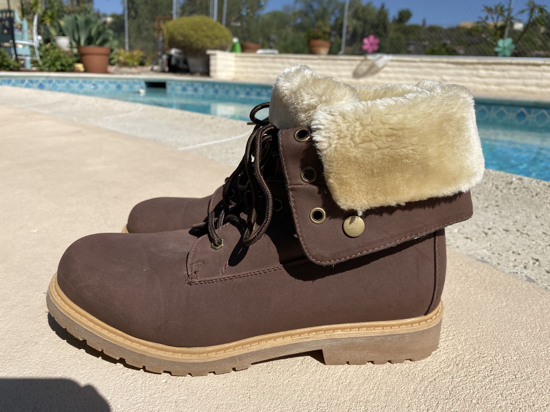 Brown Fur Lined Snow / Hiking Boots