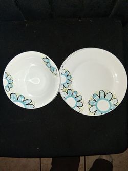 Beautiful plate and bowel set