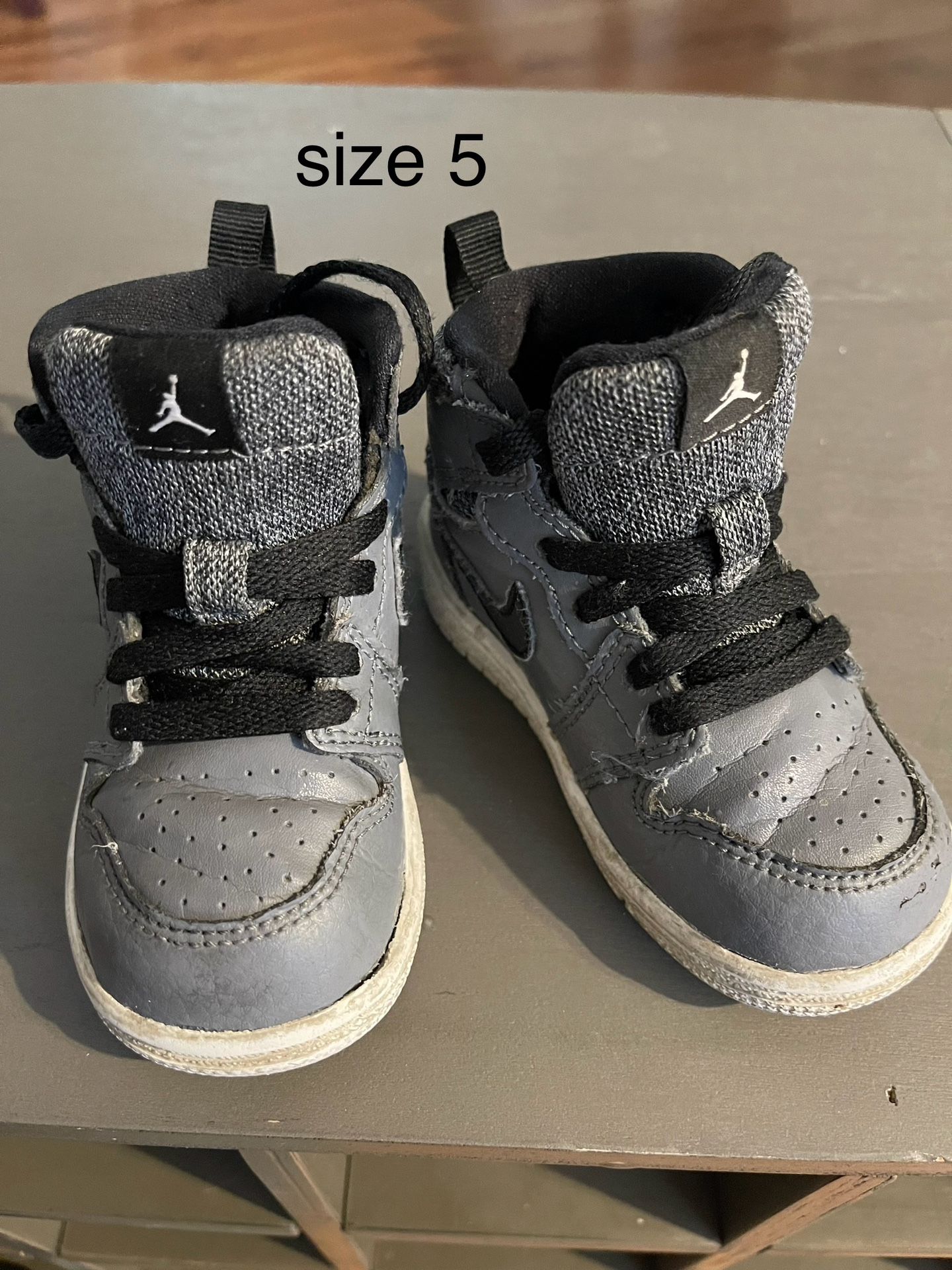 Jordan 1 high Size 5 Toddler 