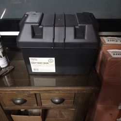 BATTERY BOX BRAND NEW TWO SIZES M24 M27