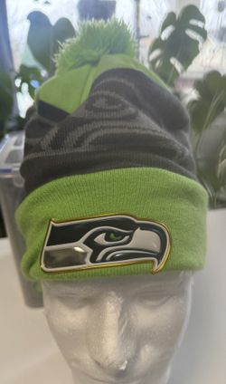 Seattle Seahawks New Era Gold Collection Pom Knit Beanie - Green