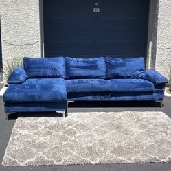 Modern Sectional Couch (Pick Up Price)