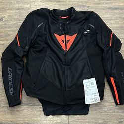 NEW DAINESE SMART JACKET LS SPORT MENS SIZE 56 BLACK AND RED 201D20040-628-56