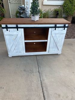 Rustic Farmhouse Sliding Barn Door Media Console