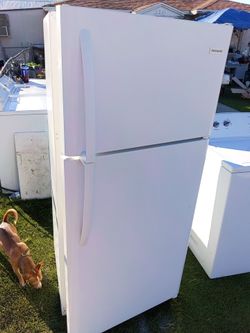 REFRIGERATOR WHITE ON WHITE WORKING