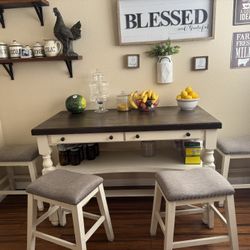 High Table With 4 Chairs. 