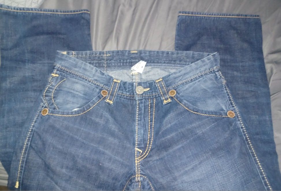 True Religion 36×30 Profesionally Hemed 