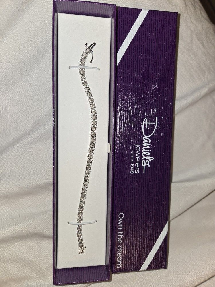 New Daniel's Jewlers Tennis Bracelet