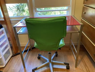 Girls Desk and Chair