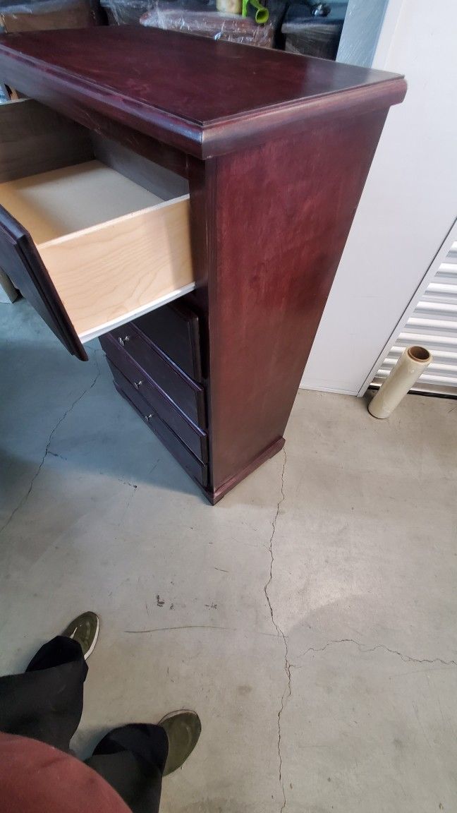 Chest With 5 Drawers 220