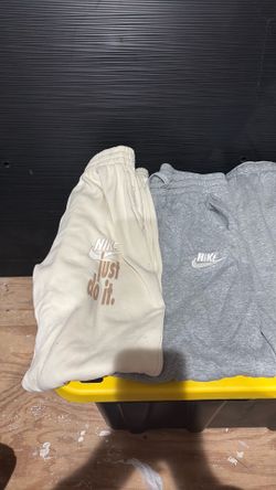 4 teen boys nike sweat pants $30
