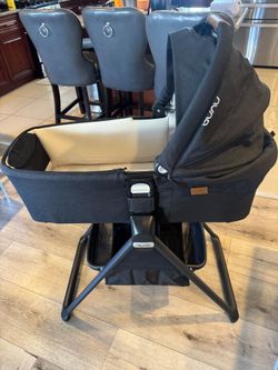 Nuna bassinet