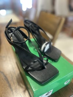 Square Sandals - Black Size 8