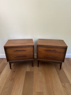 Mid-Century Modern Walnut Nightstands – Set of 2