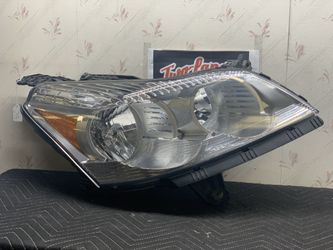 09-12 CHEVY TRAVERSE HALOGEN OEM PASSENGER HEADLIGHT