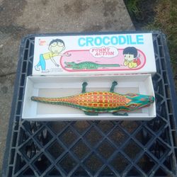 Chinese Wind Up Tin Crocodile Toy