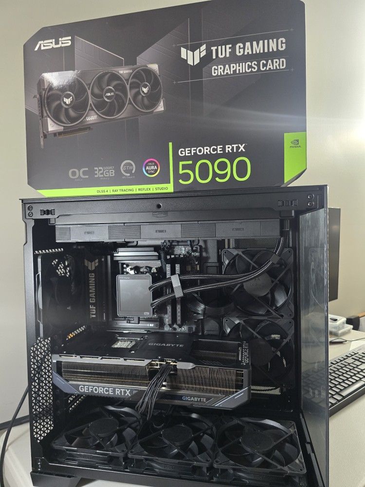 Gaming PC Ryzen 7 7800x3d with Asus TUF RTX 5090 OC