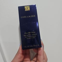 Estee Lauder Double Wear Foundation 