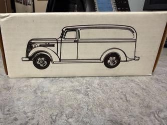 1938 Panel Truck Bank 1:25 Scale Die-Cast Metal Coin Bank