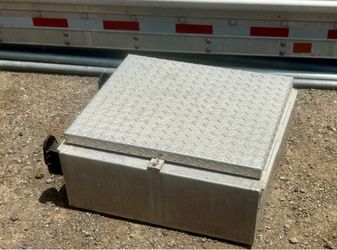 Work/utility truck toolbox (top loading)