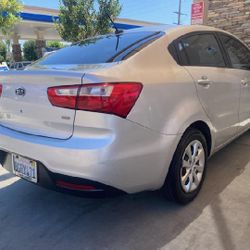 2014 Kia Ria 4 Cyld Auto Runs And Looks Great Clean Title 80k Miles