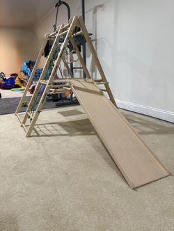 Wooden Indoor Playset – Great Condition!