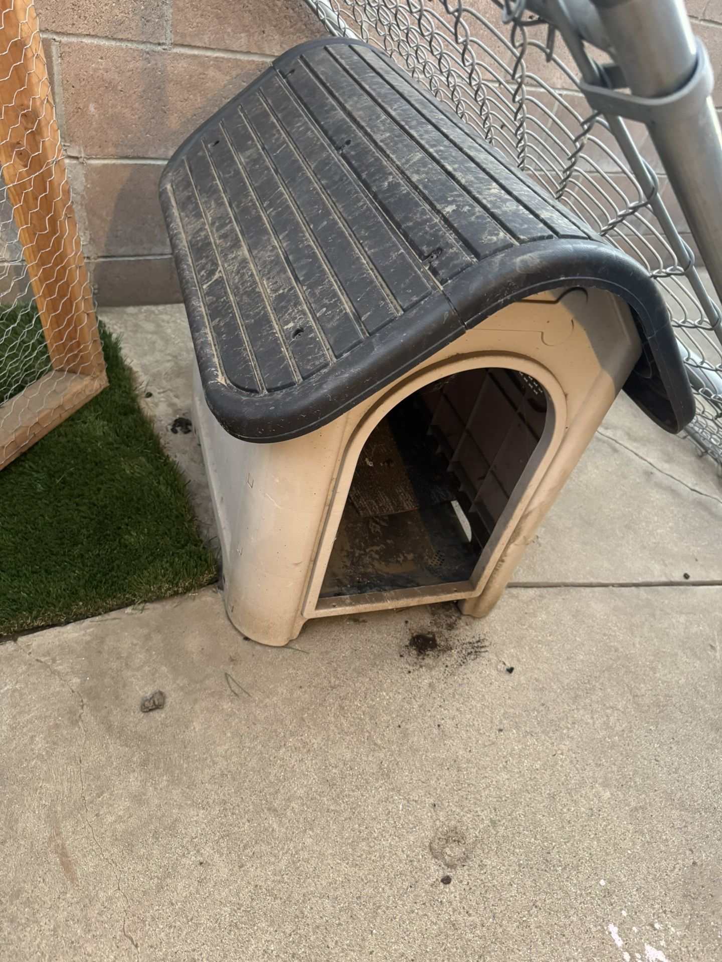 Small dog house