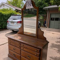Free Dresser!!