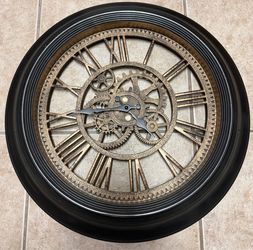 Round Wall Clock with Cutout Gear